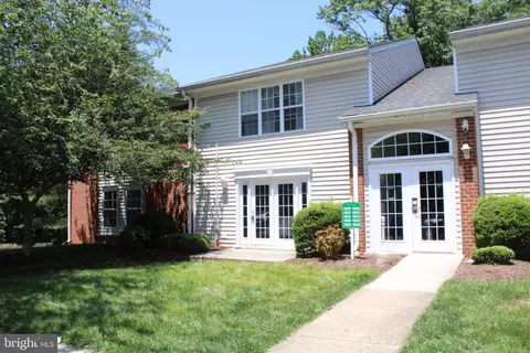 15524 Horseshoe Ln, Woodbridge, VA 22191