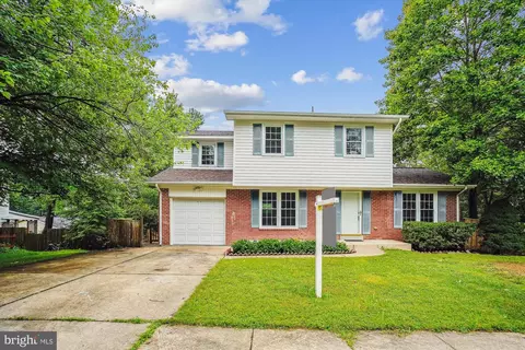 2502 Dover Ct, Woodbridge, VA 22192