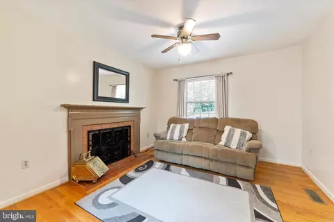 5715 Artemus Rd, Gainesville, VA 20155 photo 16
