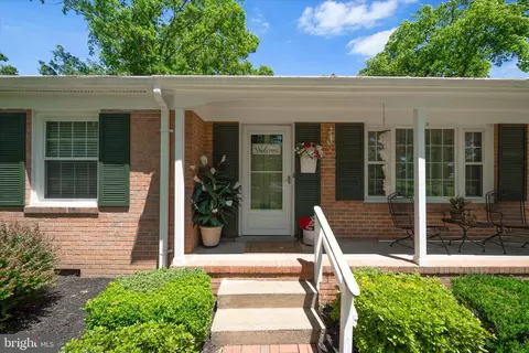 5715 Artemus Rd, Gainesville, VA 20155 photo 4