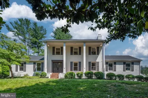 10548 Knollwood Dr, Manassas, VA 20111