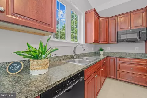 4054 Sapling Way, Triangle, VA 22172 photo 9