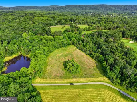 3992 Muirfield Dr, Haymarket, VA 20169