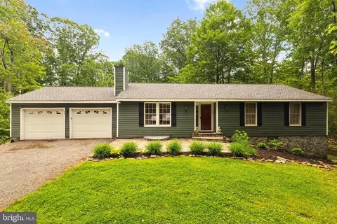 1399 Mercer Rd, Haymarket, VA 20169