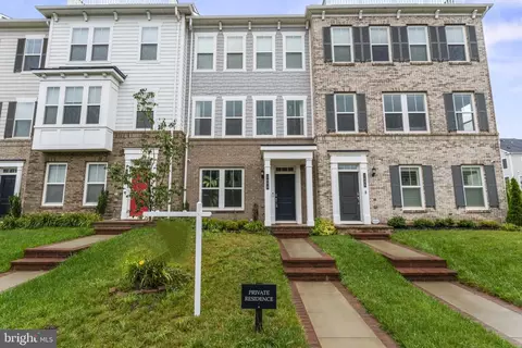 Exterior - 1690 Dunnington Pl, Dumfries, VA 22026 photo 1 of 3