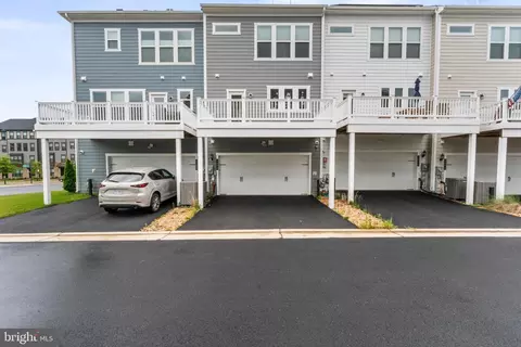 Exterior - 1690 Dunnington Pl, Dumfries, VA 22026 photo 3 of 3