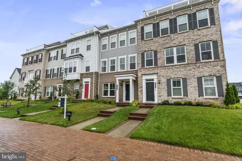 Exterior - 1690 Dunnington Pl, Dumfries, VA 22026 photo 2 of 3