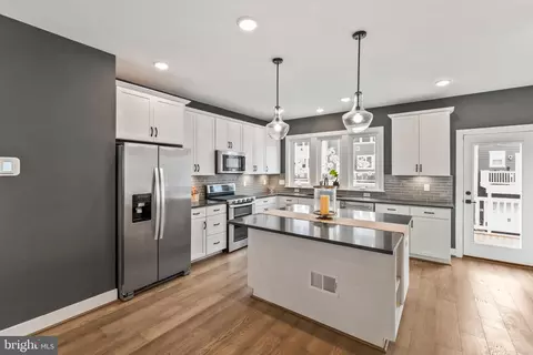 Kitchen - 1690 Dunnington Pl, Dumfries, VA 22026 photo 1 of 6