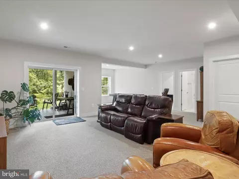 18090 Marsh Pine Rd, Dumfries, VA 22026 photo 28