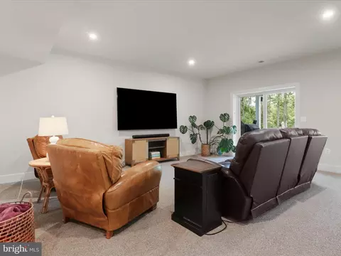 18090 Marsh Pine Rd, Dumfries, VA 22026 photo 32