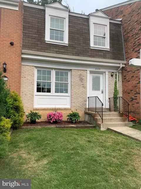 2035 Mayflower Dr, Woodbridge, VA 22192