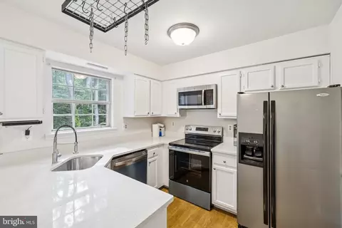 15232 Streamside Ct, Dumfries, VA 22025 photo 13
