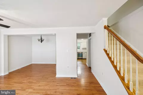15232 Streamside Ct, Dumfries, VA 22025 photo 2
