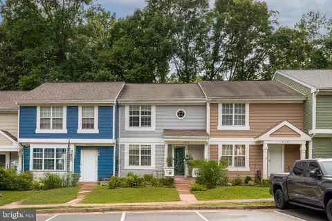 15232 Streamside Ct, Dumfries, VA 22025