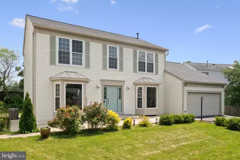 2795 Maple Ridge Dr, Woodbridge, VA 22192