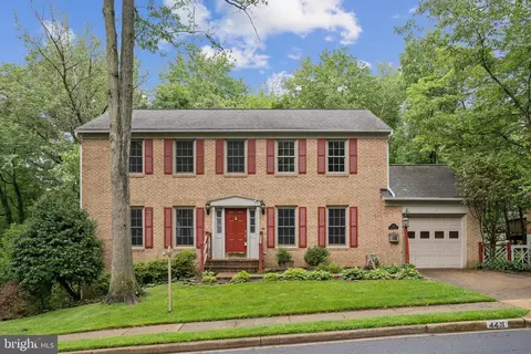 4411 Boxwood Dr, Dumfries, VA 22025