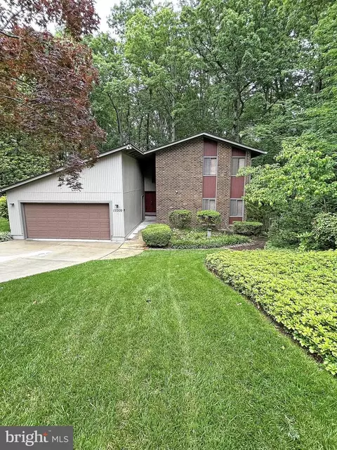 12309 Mulberry Ct, Woodbridge, VA 22192