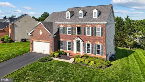 6513 Debhill Ln, Gainesville, VA 20155