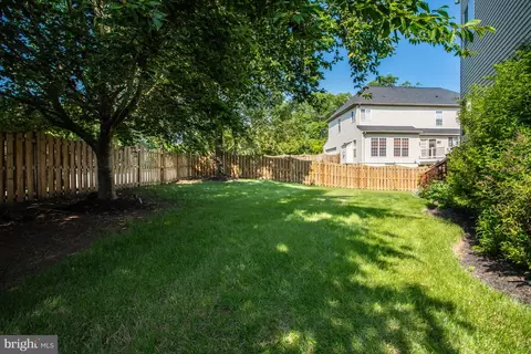 9226 Campfire Ct, Bristow, VA 20136 photo 6