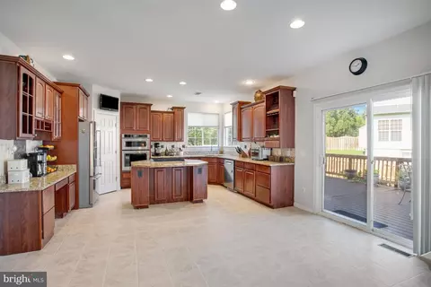 9226 Campfire Ct, Bristow, VA 20136 photo 13