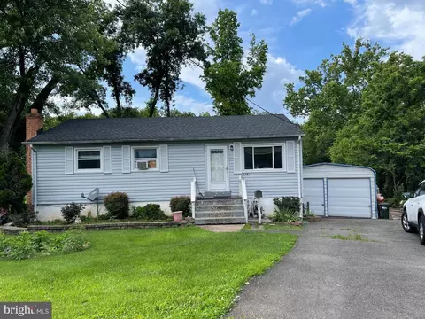7401 Albemarle Dr, Manassas, VA 20111