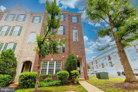 2262 Margraf Cir, Woodbridge, VA 22191