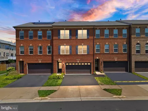 15964 Lowdermilk Pl, Haymarket, VA 20169