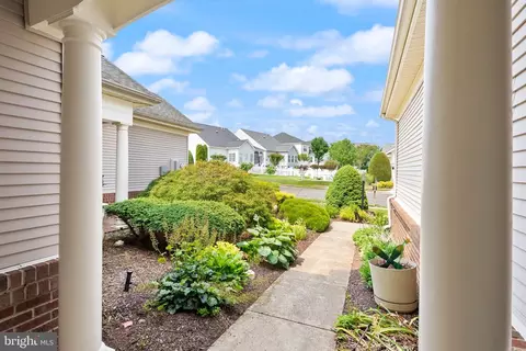 Exterior - 5943 Affirmed Pl, Gainesville, VA 20155 photo 5 of 17