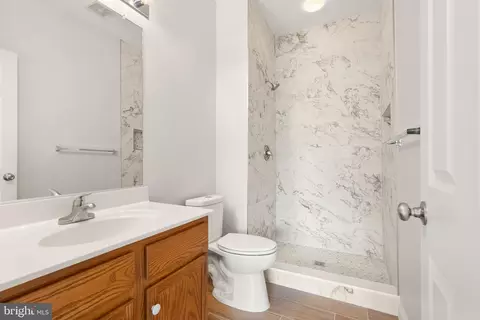 Bath - 5943 Affirmed Pl, Gainesville, VA 20155 photo 1 of 2