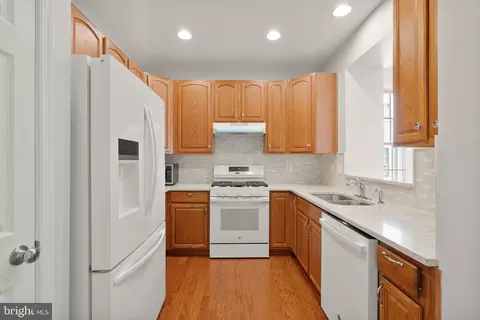Kitchen - 5943 Affirmed Pl, Gainesville, VA 20155 photo 1 of 3