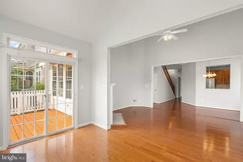 Living - 5943 Affirmed Pl, Gainesville, VA 20155 photo 5 of 7