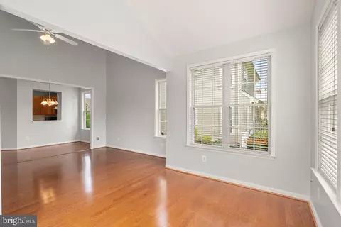 Living - 5943 Affirmed Pl, Gainesville, VA 20155 photo 6 of 7