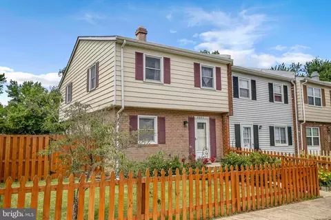 2821 Banks Ct, Dumfries, VA 22026