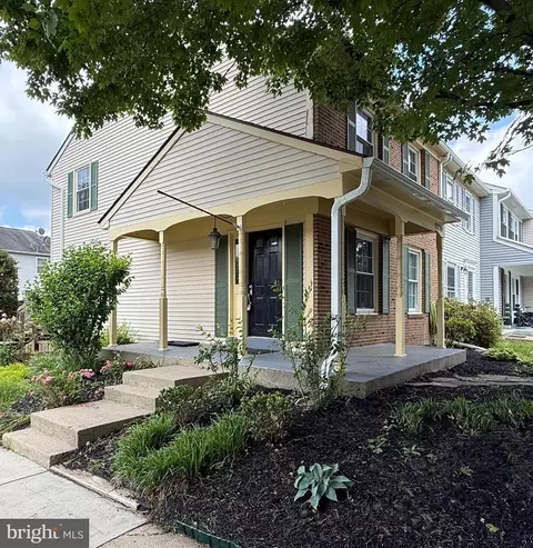 8210 Vernon St, Manassas, VA 20109 photo 2