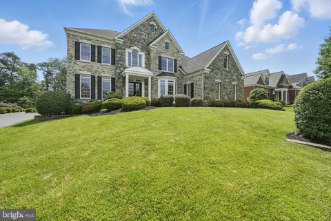 6033 Tinley Mill Dr, Haymarket, VA 20169