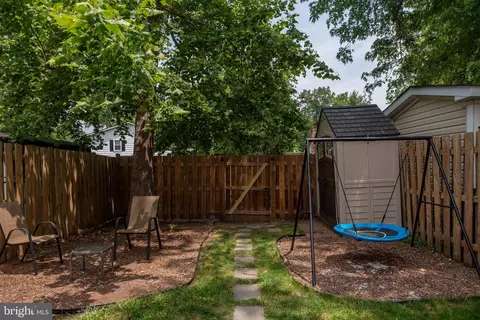 Exterior - 7513 Bedford Rd, Manassas, VA 20109 photo 2 of 10