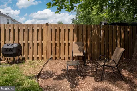 Exterior - 7513 Bedford Rd, Manassas, VA 20109 photo 3 of 10