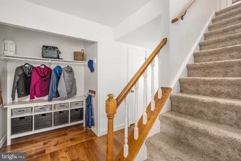 Entry Way - 7513 Bedford Rd, Manassas, VA 20109 photo 2 of 9