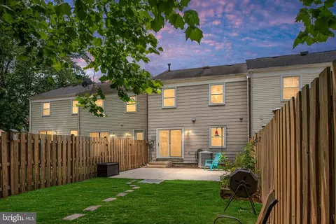 Exterior - 7513 Bedford Rd, Manassas, VA 20109 photo 5 of 10