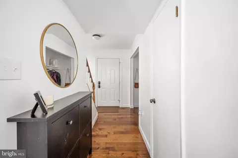Entry Way - 7513 Bedford Rd, Manassas, VA 20109 photo 3 of 9