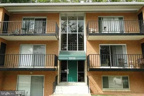 12658 Dara Dr #102, Woodbridge, VA 22192