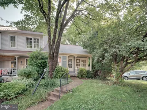 15069 Maple Glen Ct, Dumfries, VA 22025