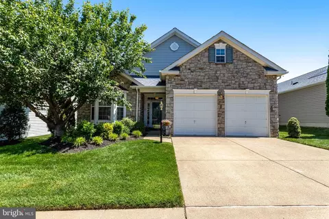 17275 Four Seasons Dr, Dumfries, VA 22025