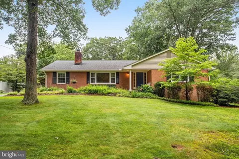 10704 Montgomery Dr, Manassas, VA 20111