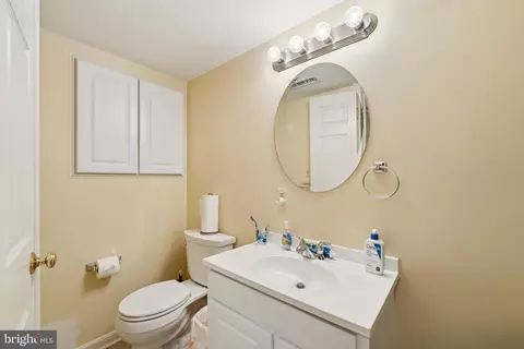 Bath - 9715 Botsford Rd, Manassas, VA 20109 photo 2 of 3