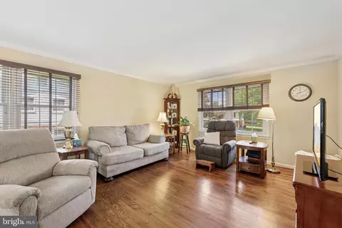 Living - 9715 Botsford Rd, Manassas, VA 20109 photo 1 of 3