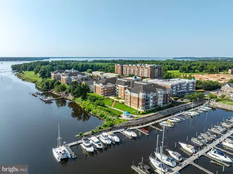 485 Harbor Side St #414, Woodbridge, VA 22191