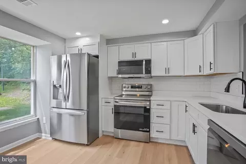 4730 Still Pl, Woodbridge, VA 22193