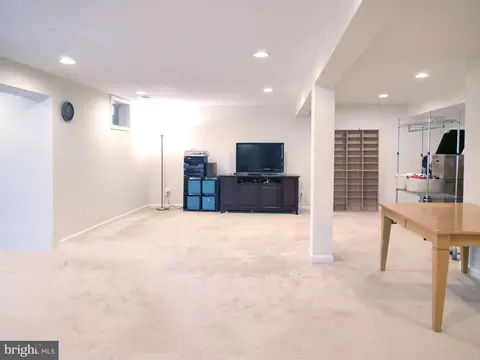 Living - 15152 Santander Dr, Gainesville, VA 20155 photo 3 of 3