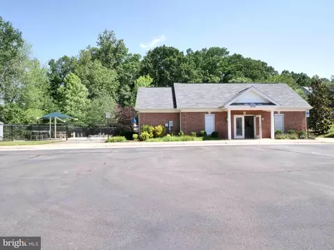 Exterior - 15152 Santander Dr, Gainesville, VA 20155 photo 16 of 17